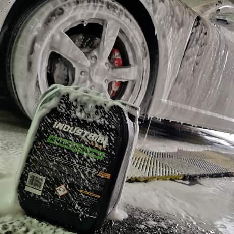 snow foam prewash car